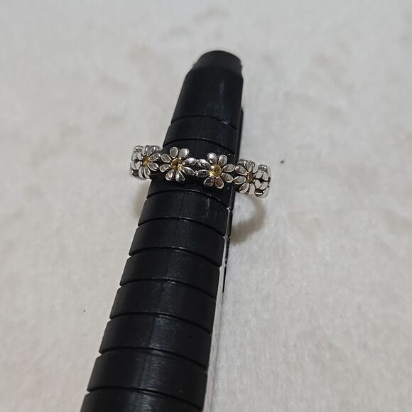 Sterling Silver Ring - Picture 3 of 4